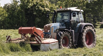 [Translate to English:] Auch Mähwerke werden von Optibelt Riemen angetrieben  